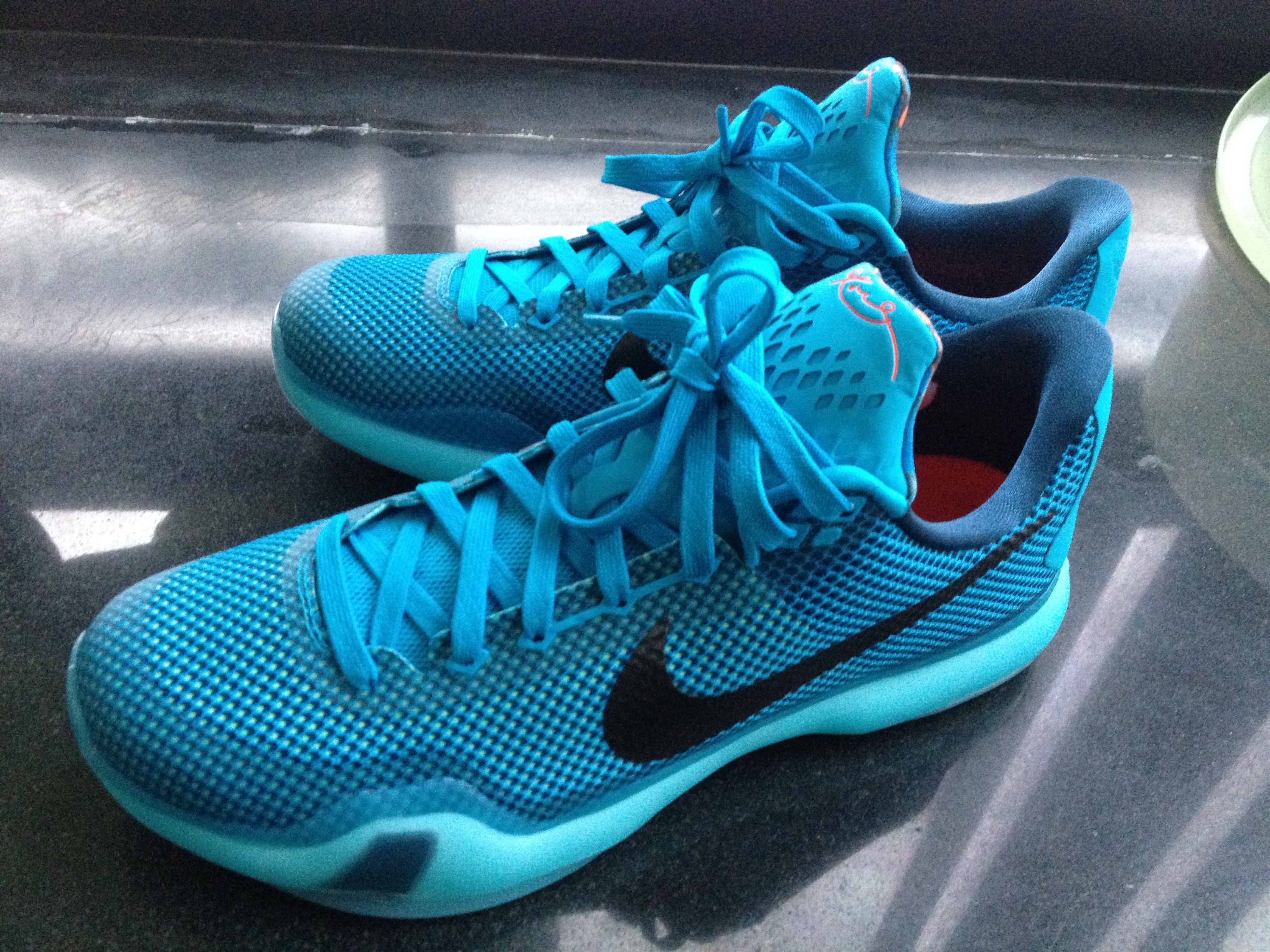 Kobe X cover